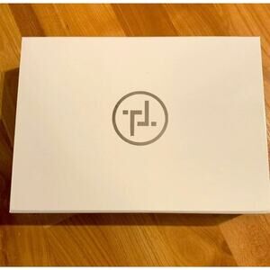 Trinny‎ London hard empty box with magnets on the lid